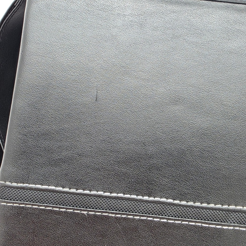 Targus 256 CD DVD Storage Binder Case Black Faux Leather Zip Media Organizer - Picture 7 of 12